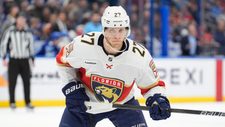Panthers sign Eetu Luostarinen to eight-year extension