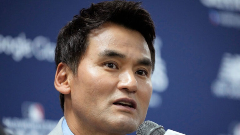 Park becomes first Korean to buy stake in MLB team by joining Athletics group
