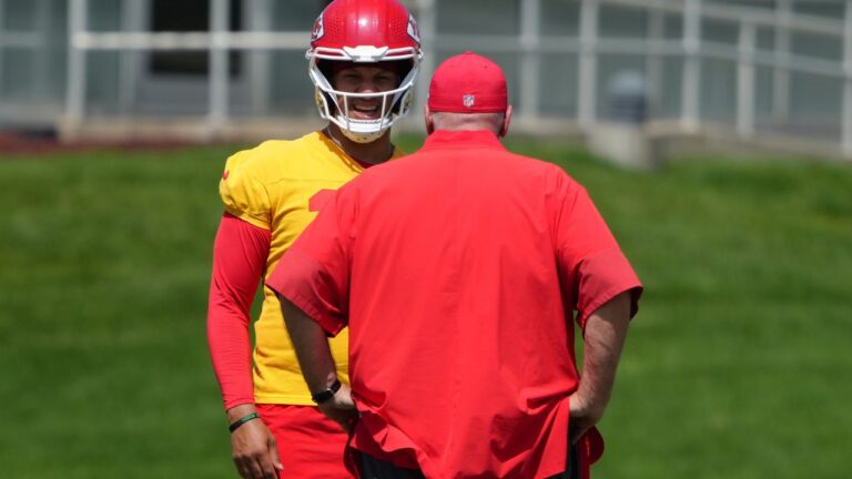 Patrick Mahomes cleared to participate in Chiefs practice ahead of camp