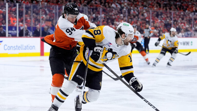 Penguins lock up Tommy Novak with three-year extension