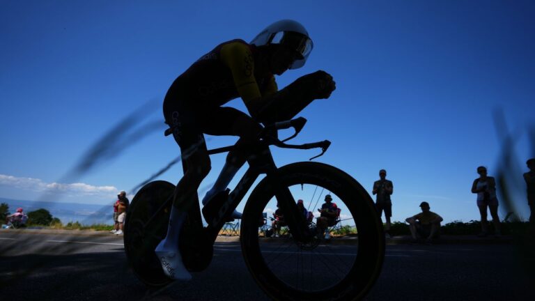 Road rage driver confronts cyclist before Tour de France time trial