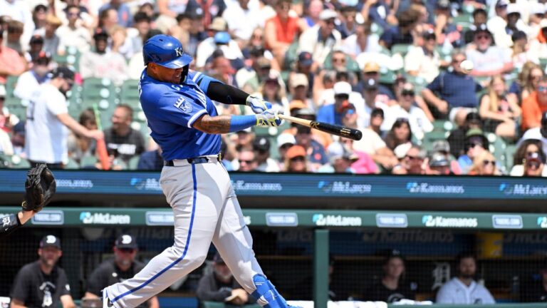 Salvador Perez breaks George Brett’s Kansas City Royals record for home runs