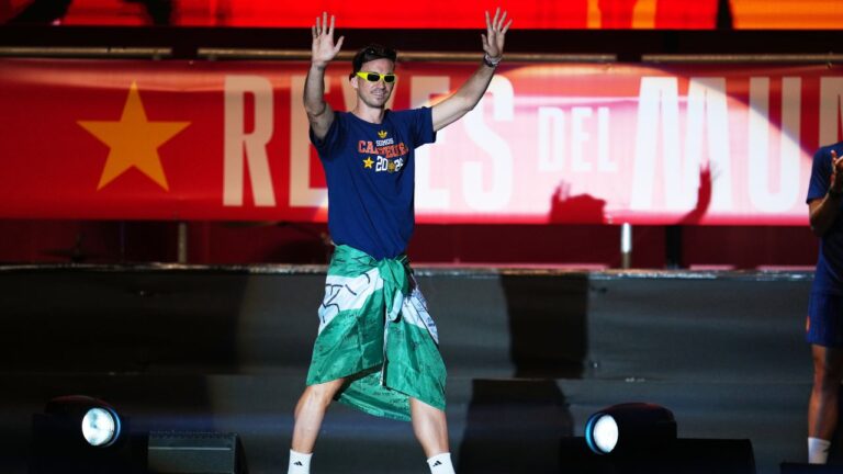 Spain’s Fabian Ruiz, Gavi gifted weight in tomatoes for World Cup win