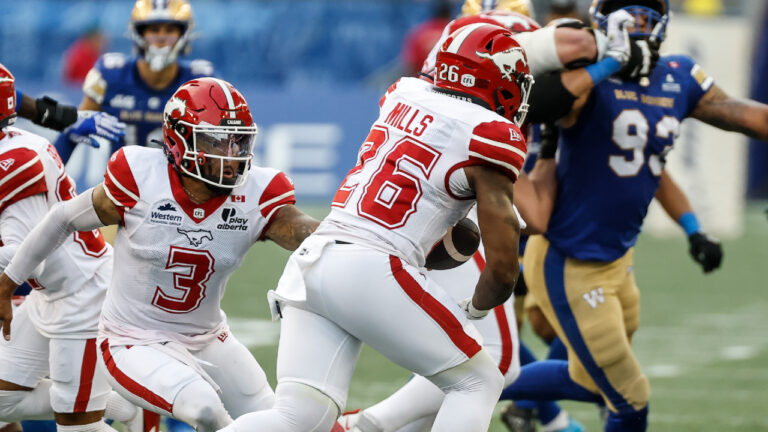 Stampeders stomp on Blue Bombers with whipping in Winnipeg