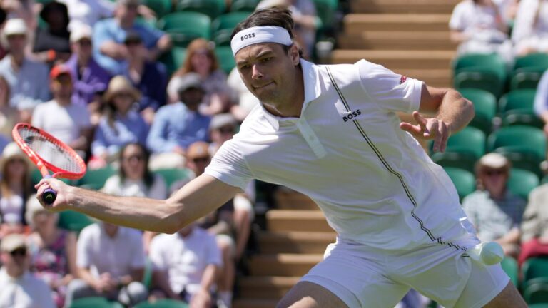 Taylor Fritz wins match and style points at Wimbledon, De Minaur also advances
