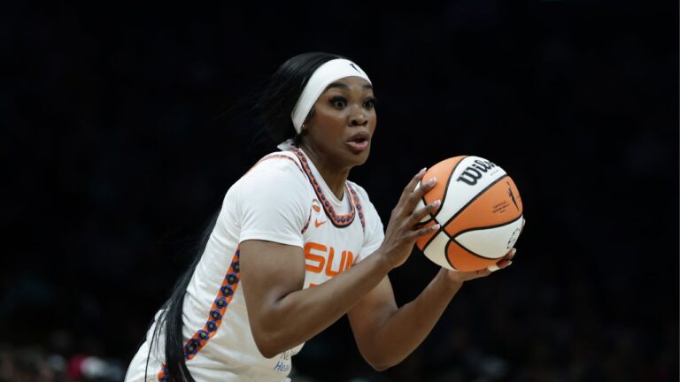 Tempo acquire forward Aneesah Morrow from Sun