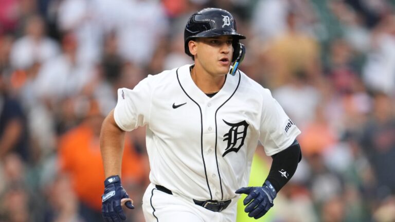 Tigers’ Valencia honours Venezuela after emotional debut