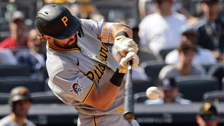 Triolo, Mangum lift Pirates over Yankees in doubleheader opener