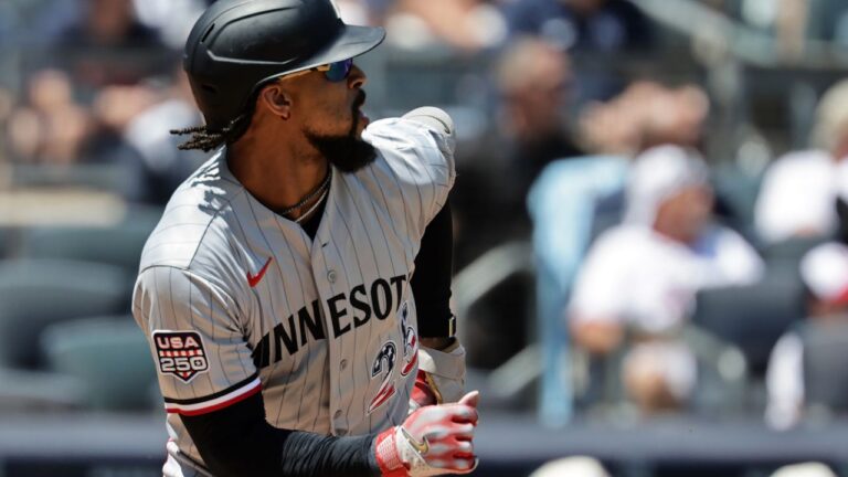 Twins centre-fielder Byron Buxton leaves vs. Yankees with hip injury