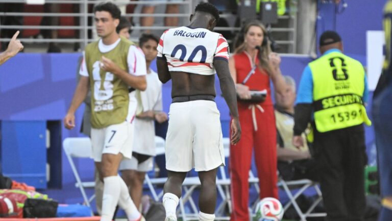 USA’s Balogun given red card for hard challenge vs. Bosnia and Herzegovina