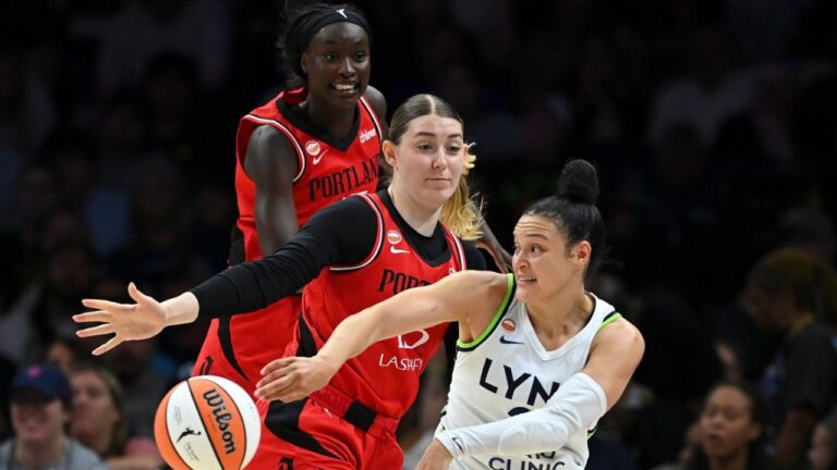 WNBA-leading Lynx beat Fire for fifth straight win