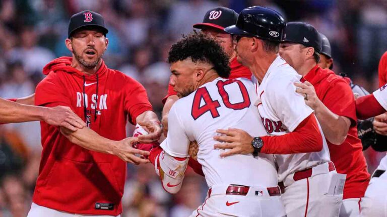 Wills Contreras tossed for second straight game as benches clear against Nationals
