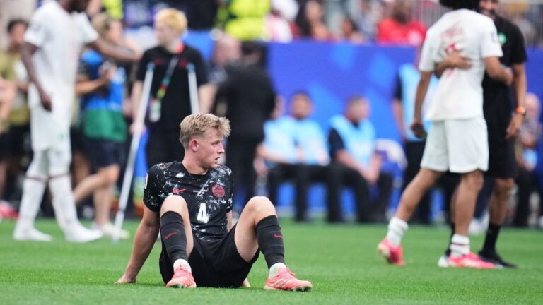 World Cup Daily: Cinderella runs stopped short by juggernauts